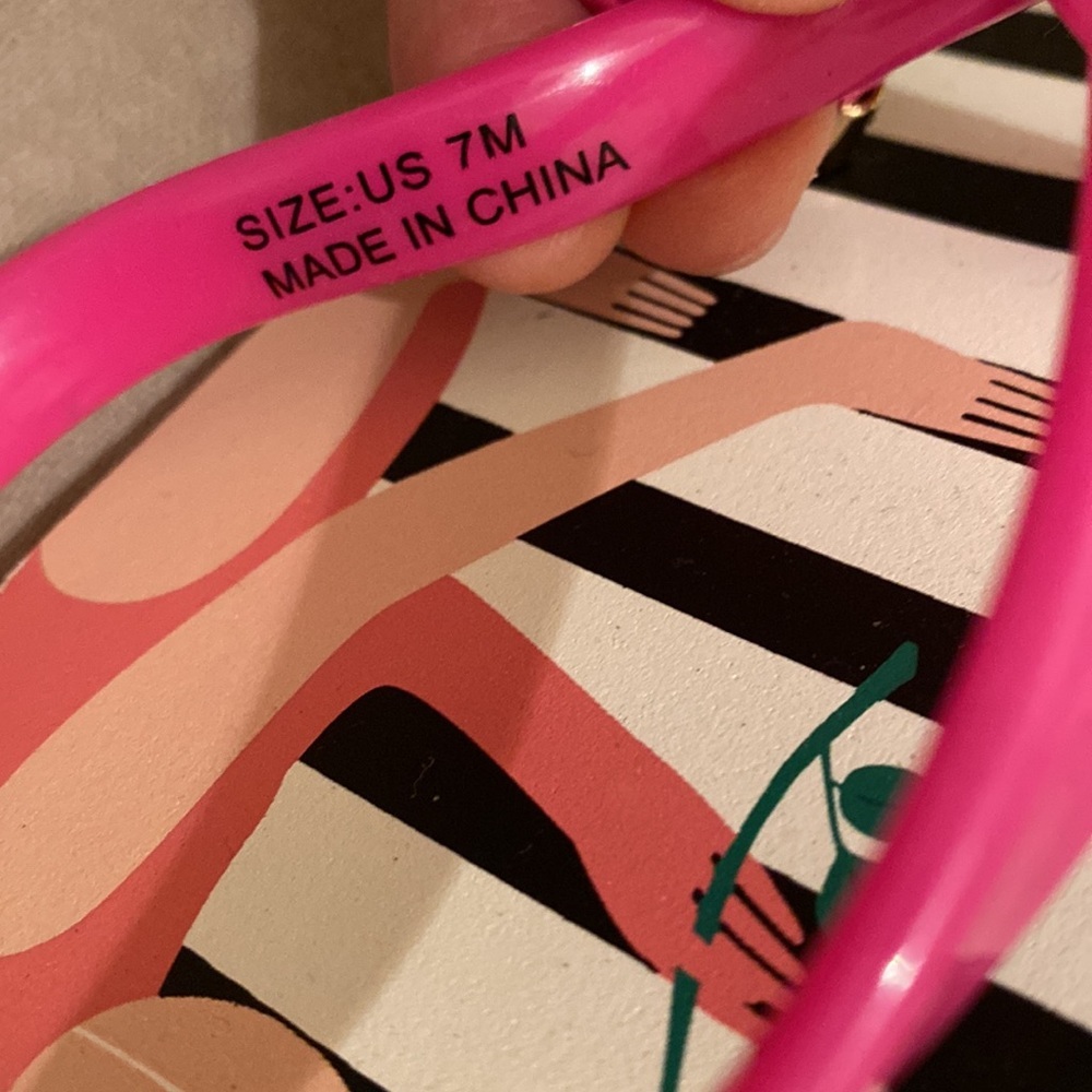 Kate Spade Striped Monkey Flip Flops with Pink Accents. Size 7 . New - Picture 5 of 5